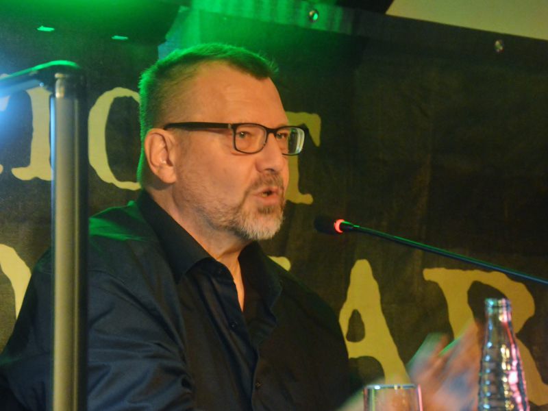 bestsellerautor andreas gruber hielt wie jedes jahr die laudatio